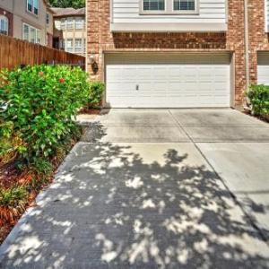 2500 Sq Ft townhome   Walk to Central River Oaks